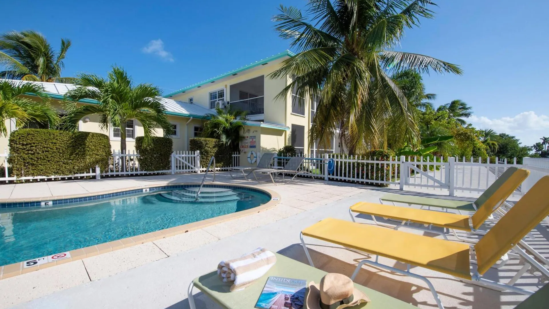 Snug Harbour View Condo #2 George Town Holiday home